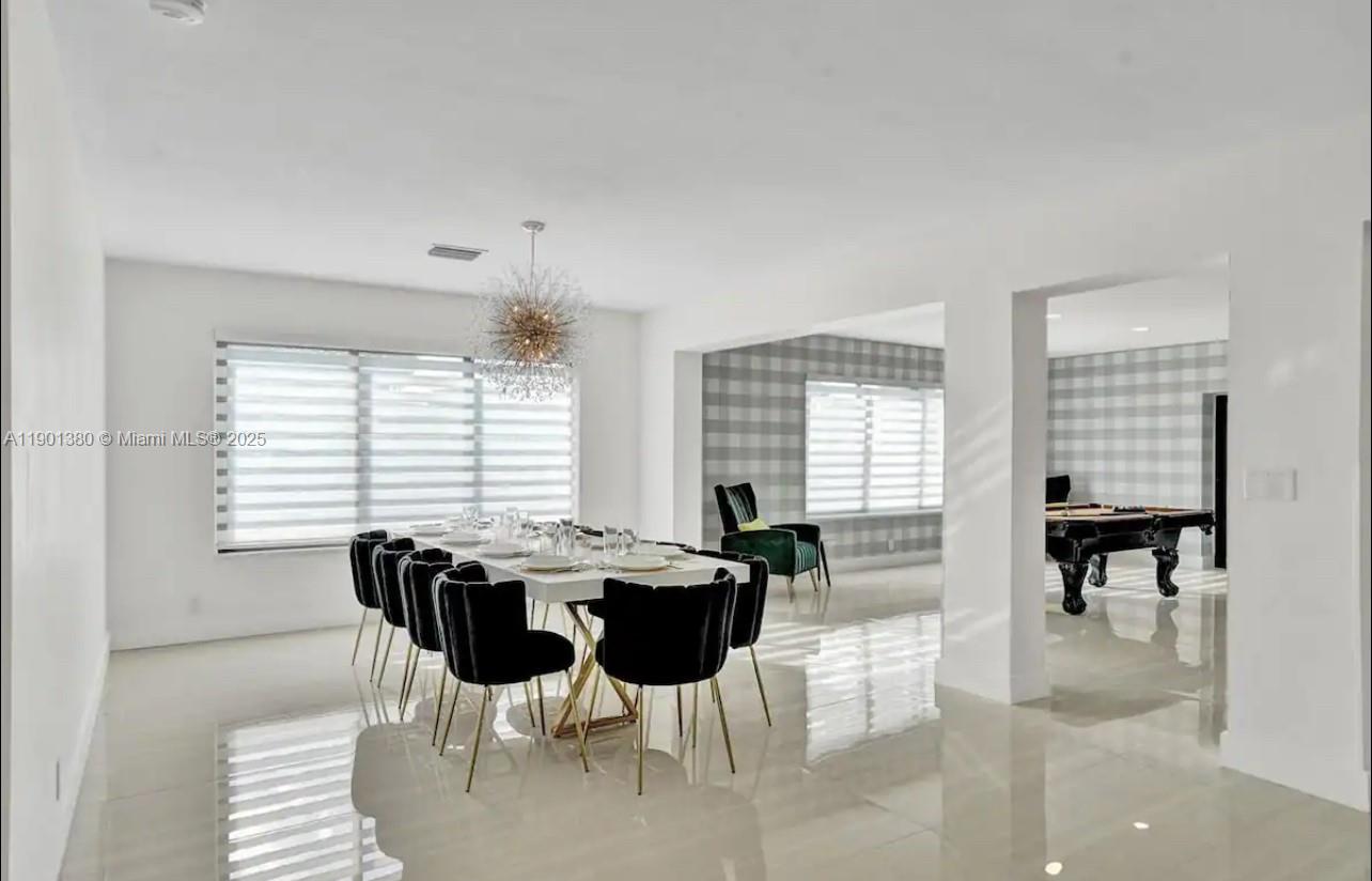 HOLLYWOOD LAKES SECTION - Residential