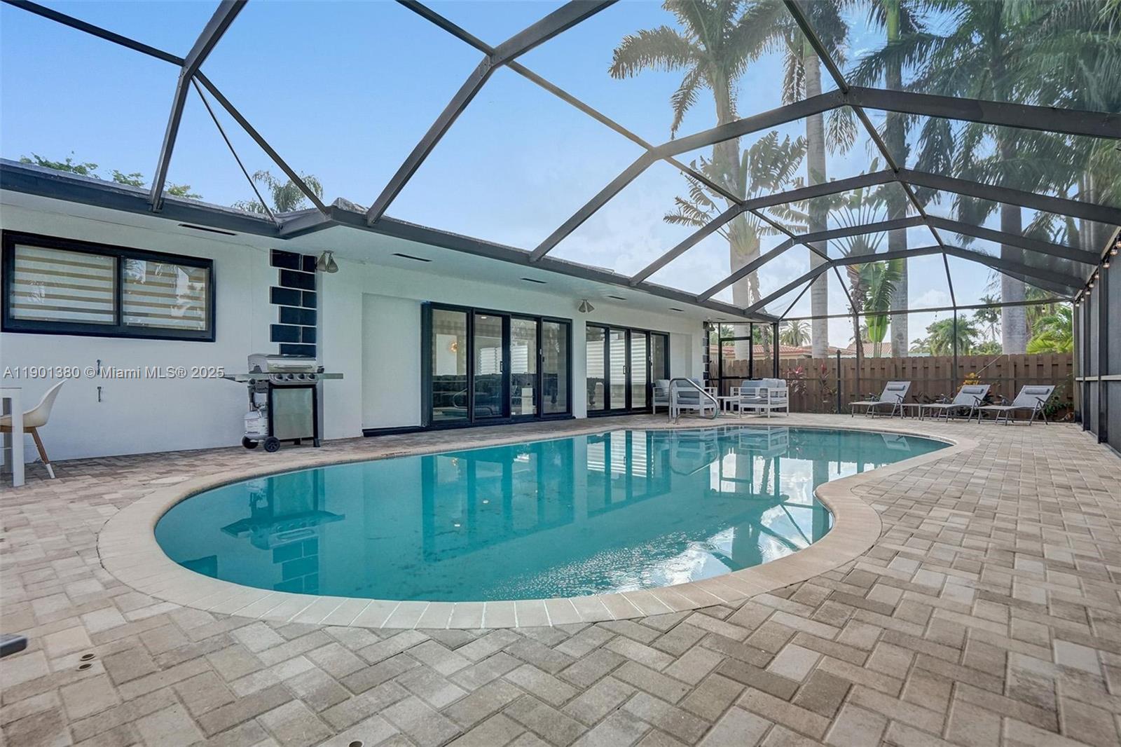 HOLLYWOOD LAKES SECTION - Residential