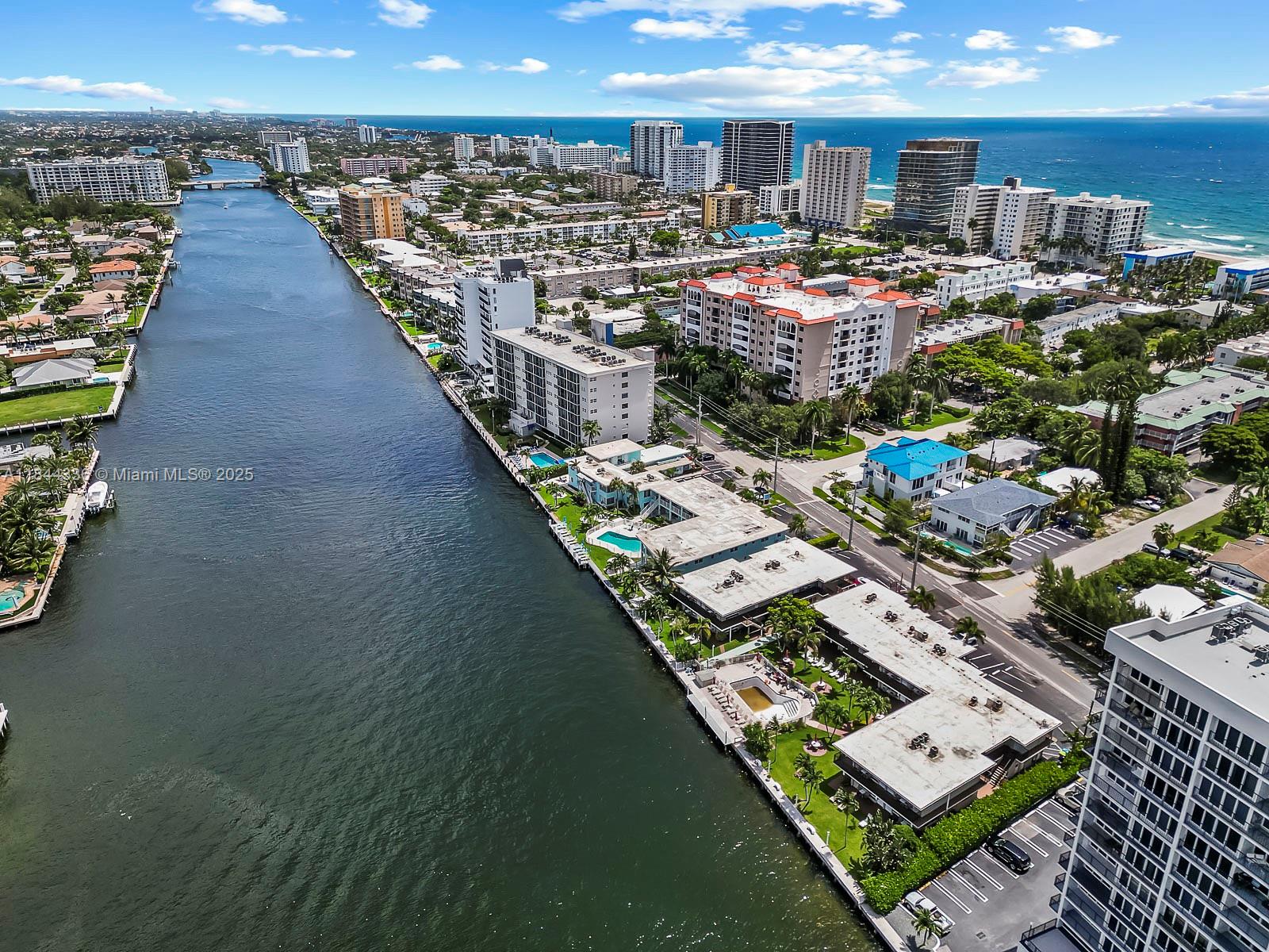 555 N Riverside Dr 4