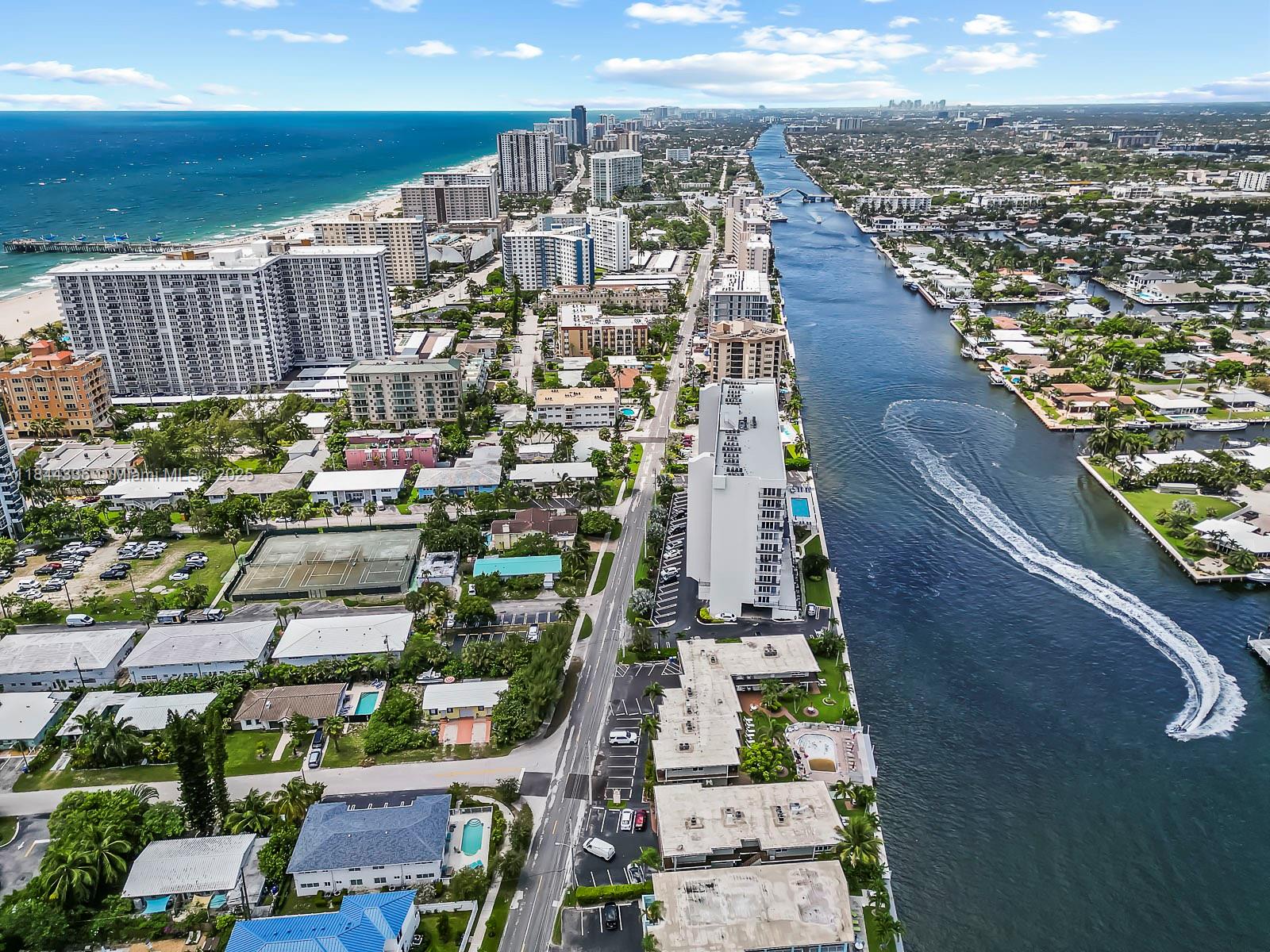 555 N Riverside Dr 4