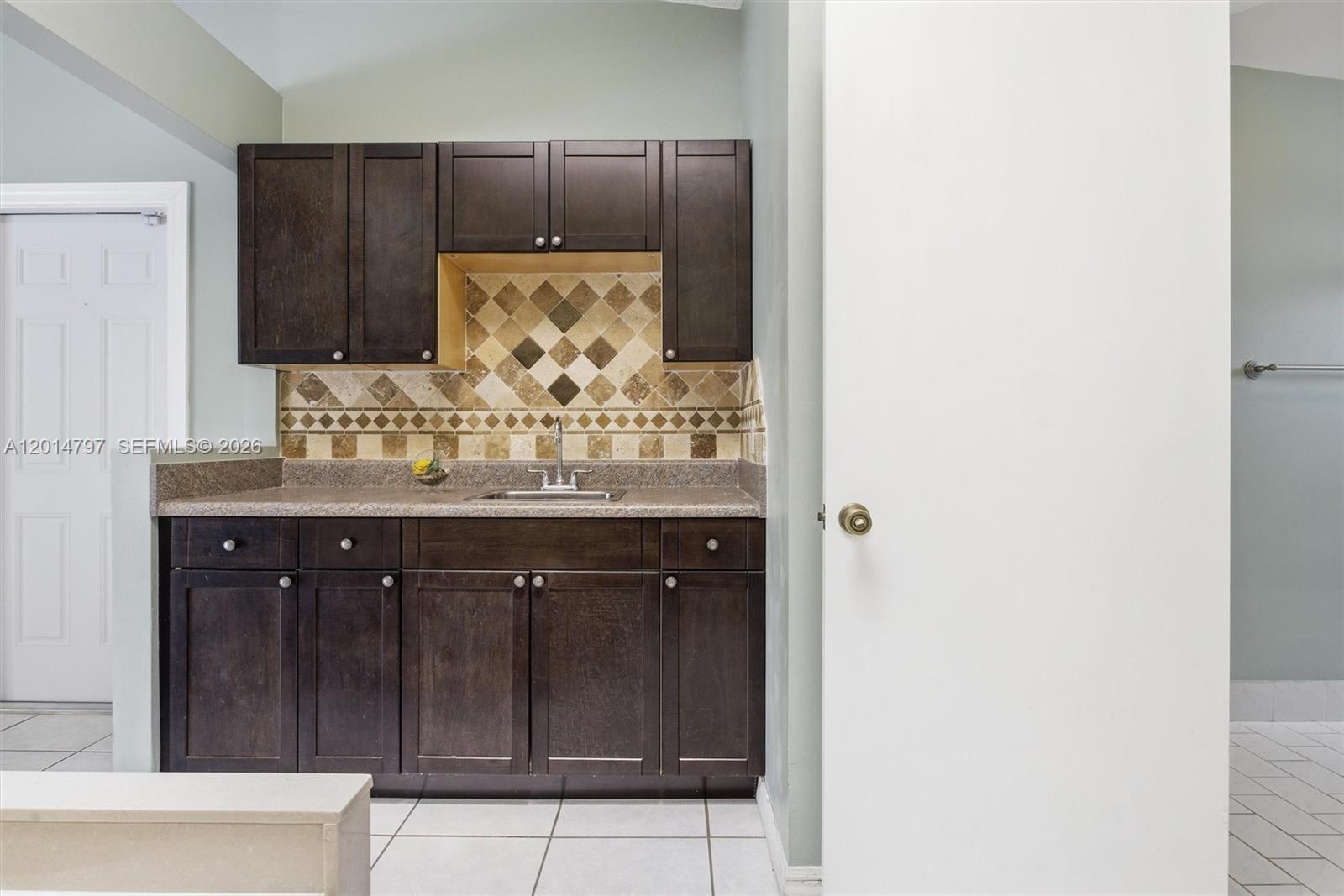 THE MANSIONS 1ST ADDN - Residential