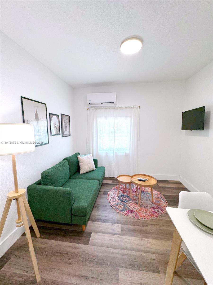 MAINARD MANOR - Residential