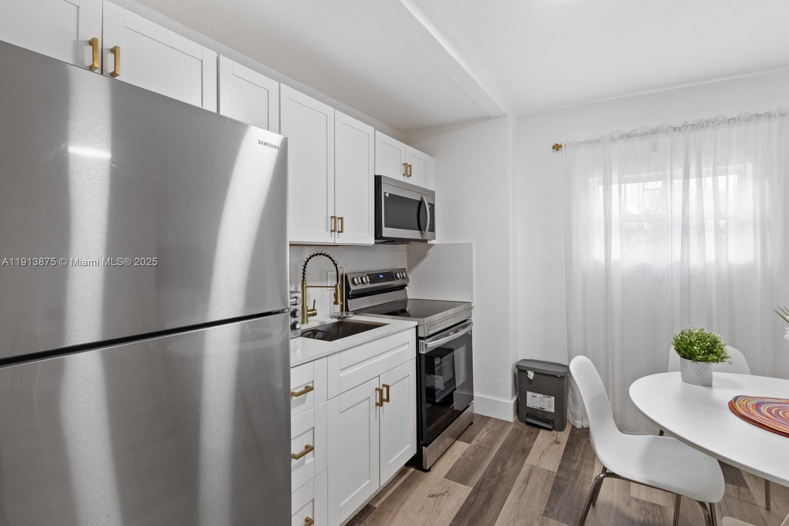 MAINARD MANOR - Residential