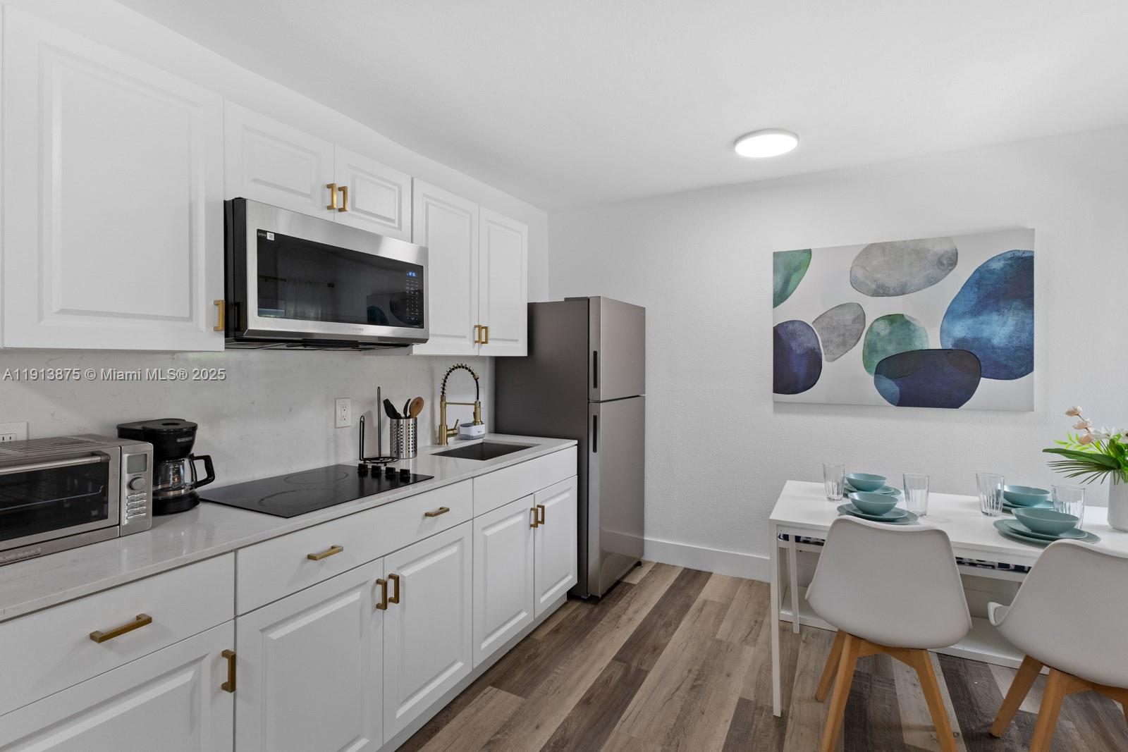 MAINARD MANOR - Residential