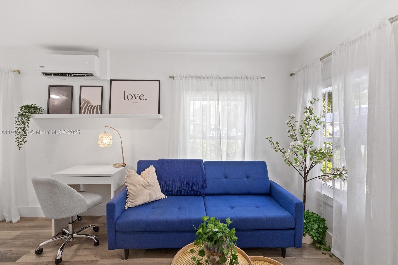 MAINARD MANOR - Residential