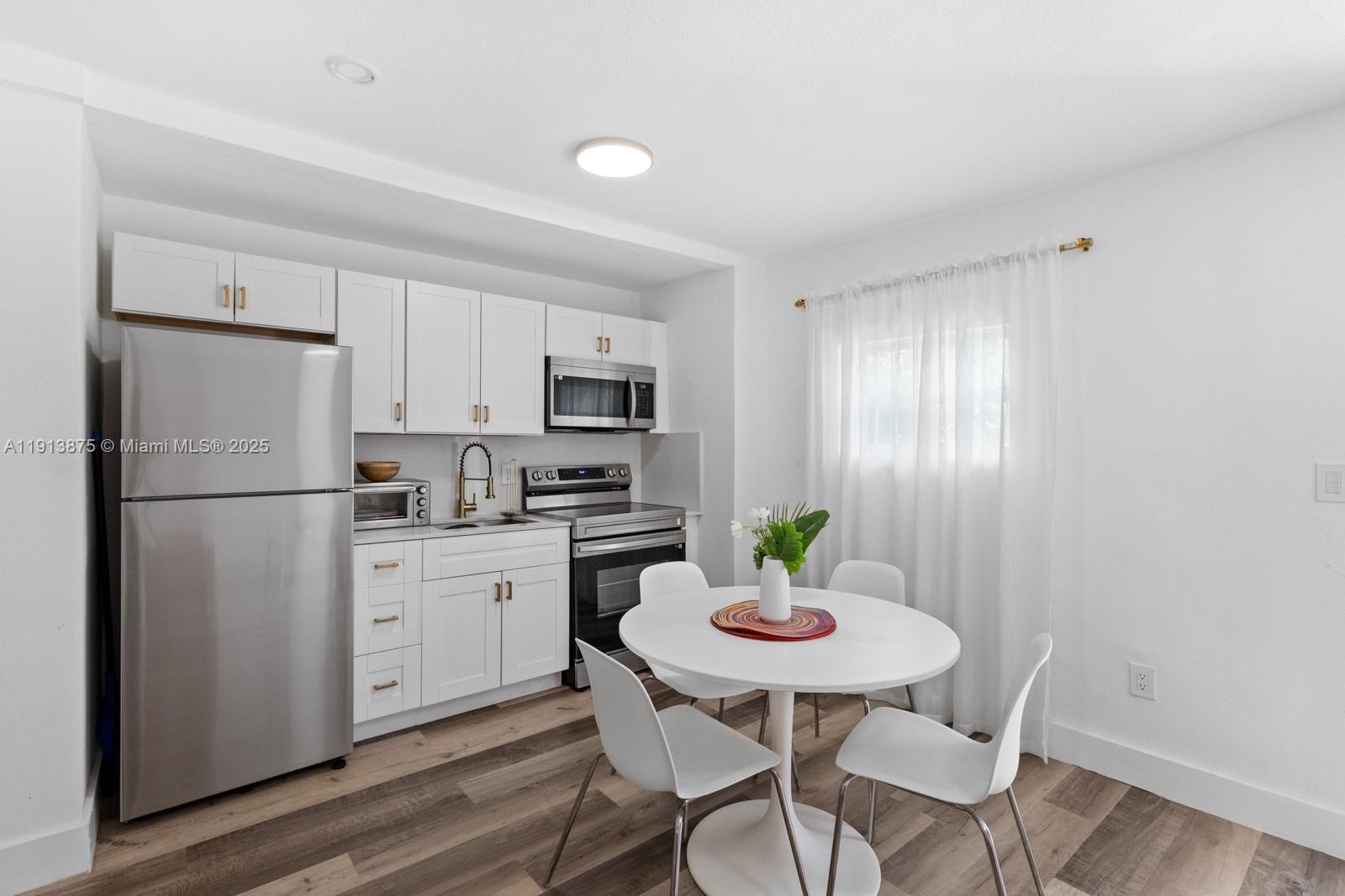 MAINARD MANOR - Residential