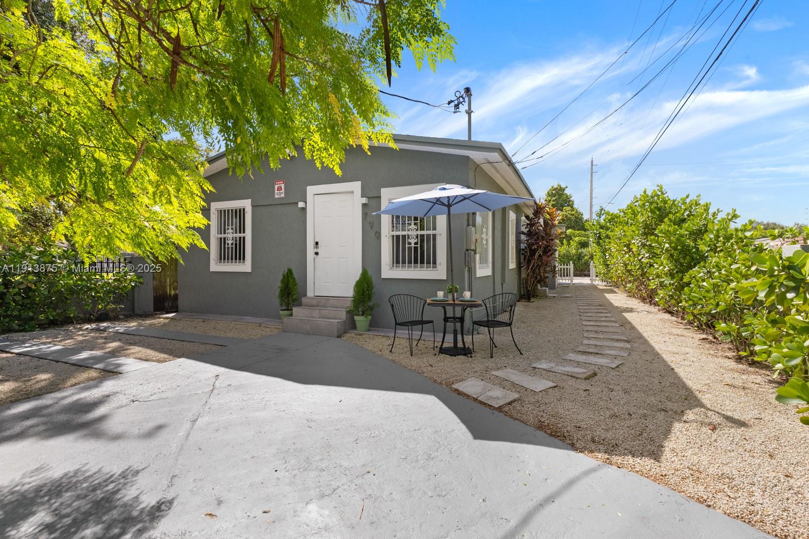 MAINARD MANOR - Residential