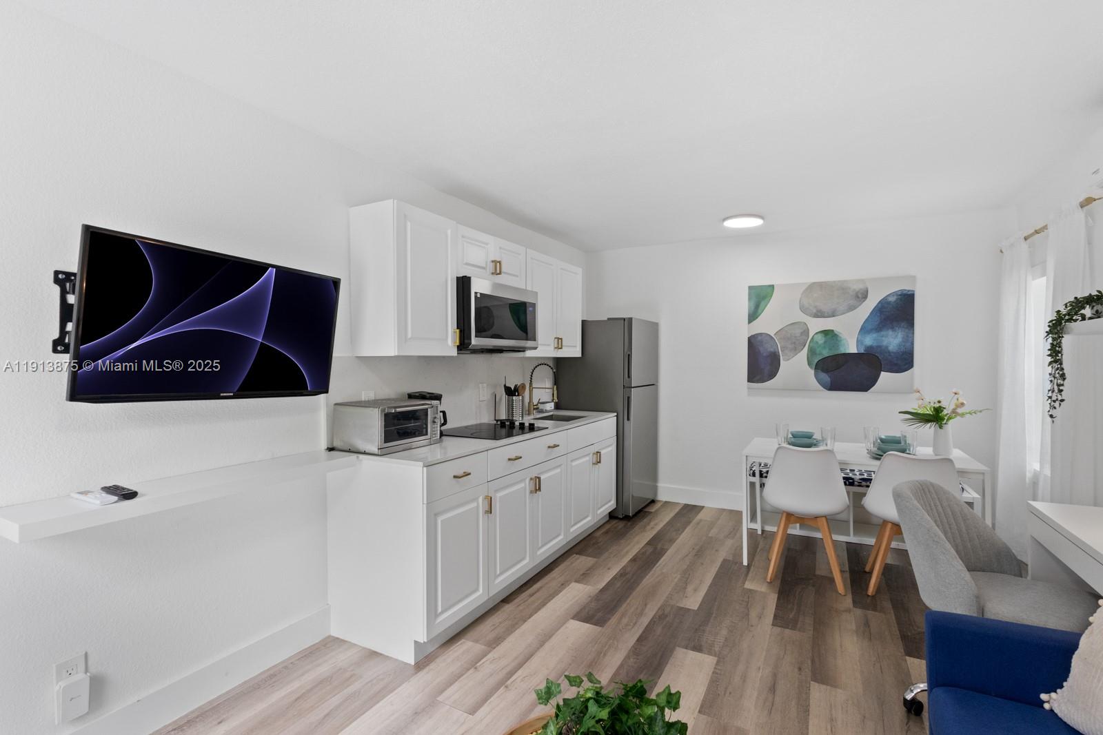 MAINARD MANOR - Residential