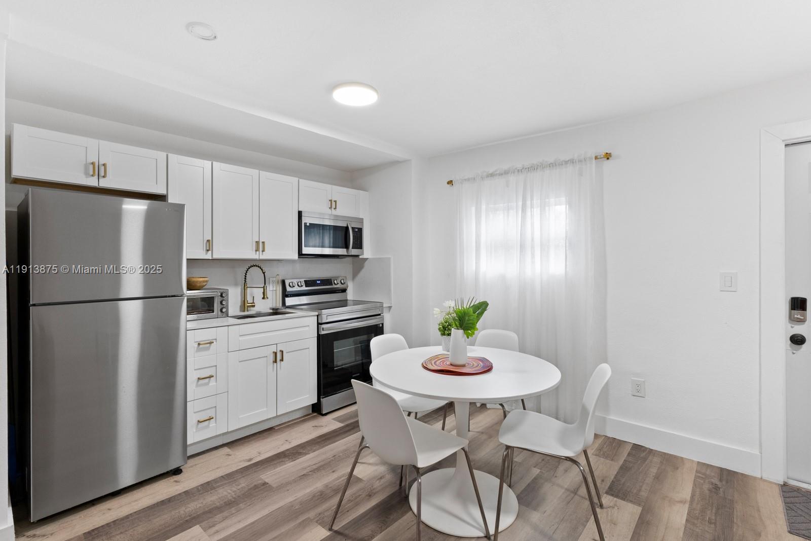 MAINARD MANOR - Residential