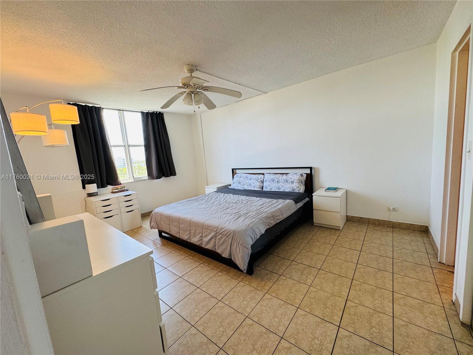 EASTERN SHORES WHITE HOUS - Residential