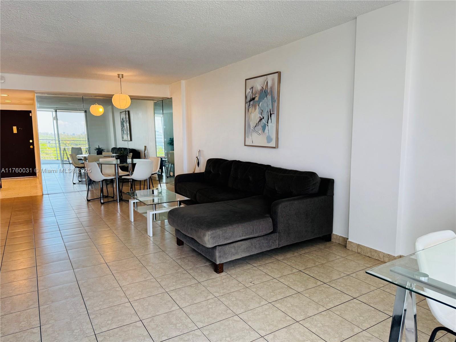 EASTERN SHORES WHITE HOUS - Residential