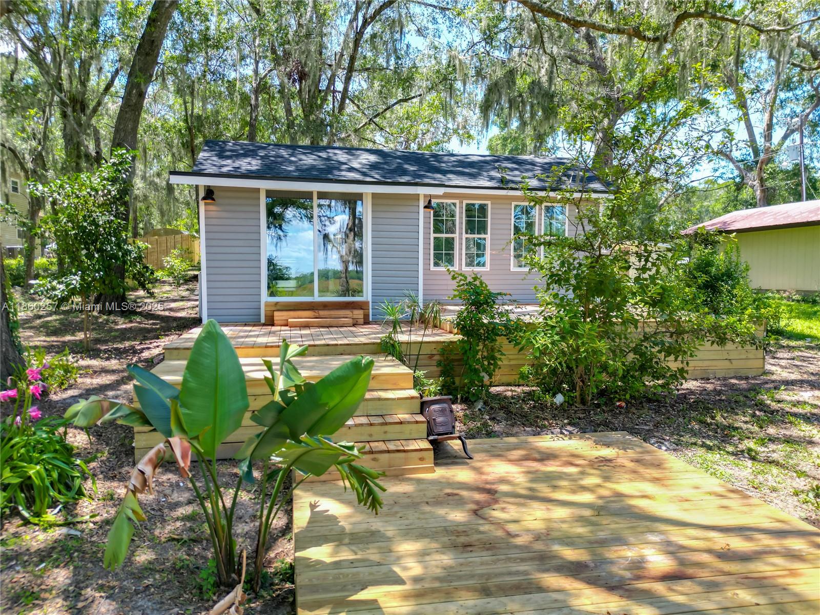 LAKE SHORE - Residential Income