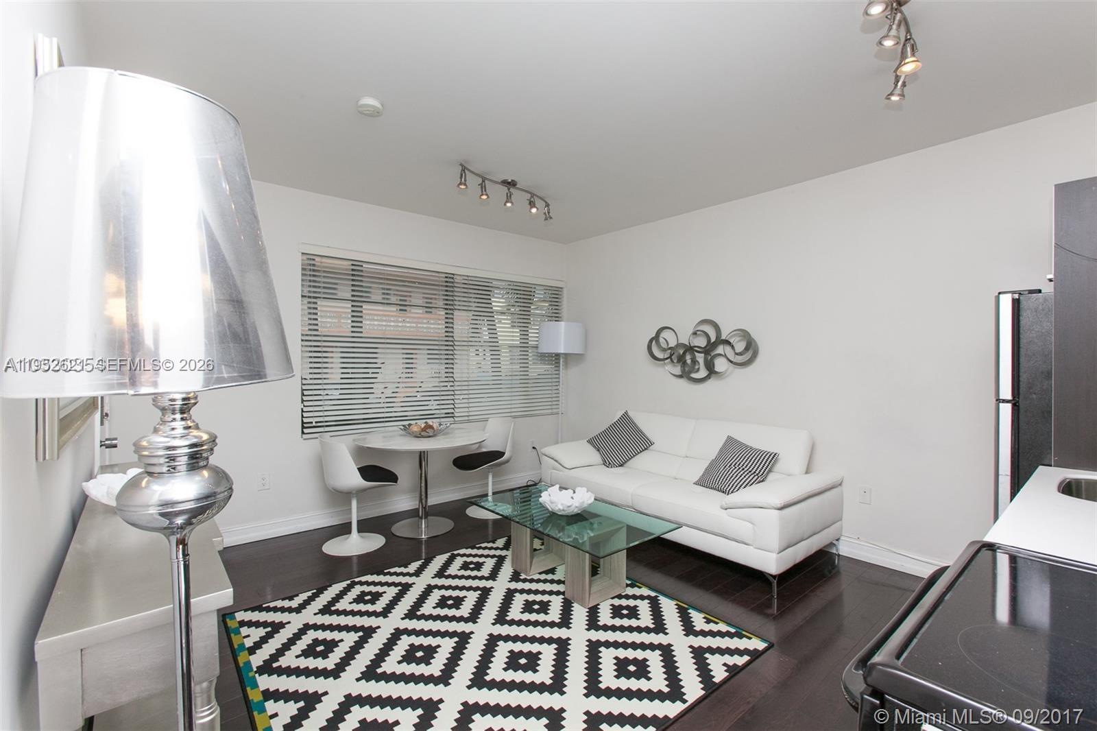 ELEVEN CONDO - Residential