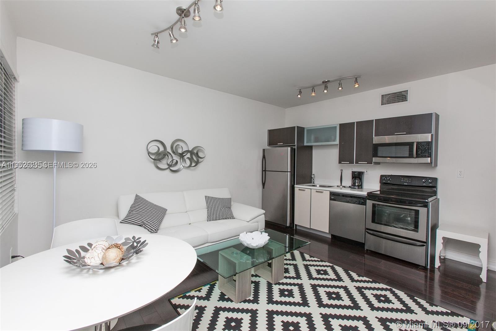 ELEVEN CONDO - Residential