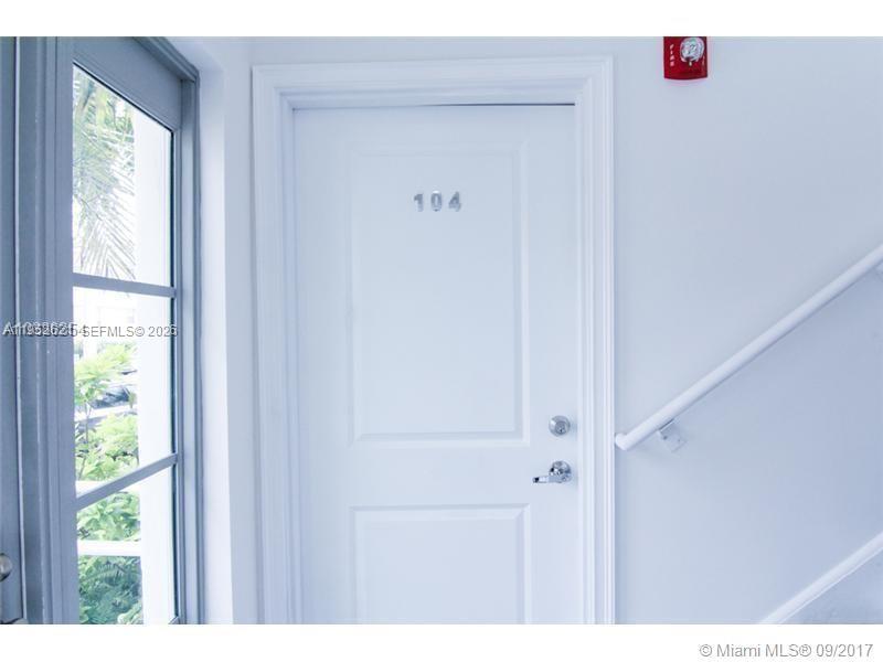 611 11th St 104, Miami Beach, FL, 33139/$279,000 3 611 11th St 104