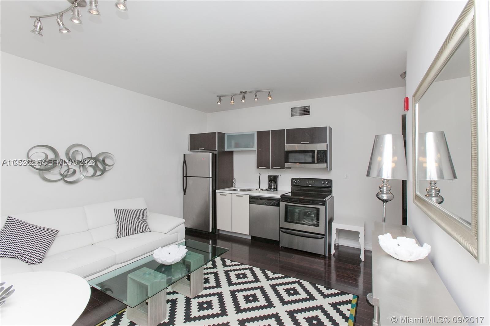 ELEVEN CONDO - Residential