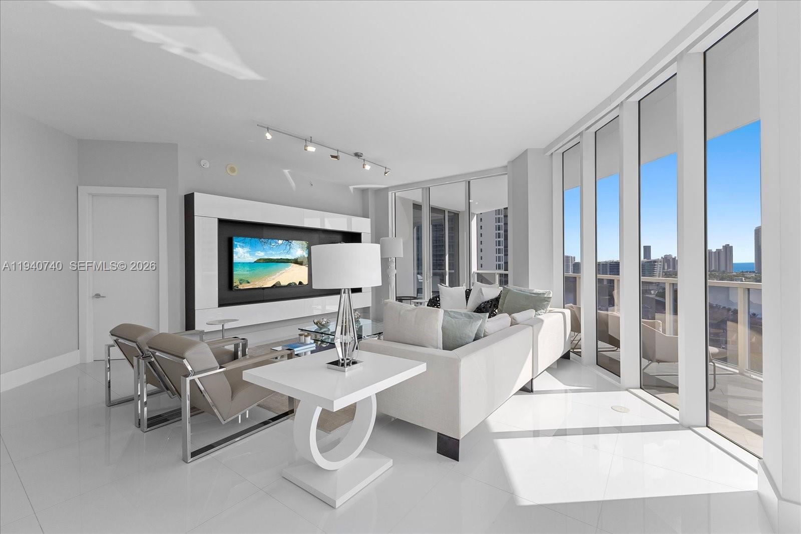 4100 Island Blvd 1702