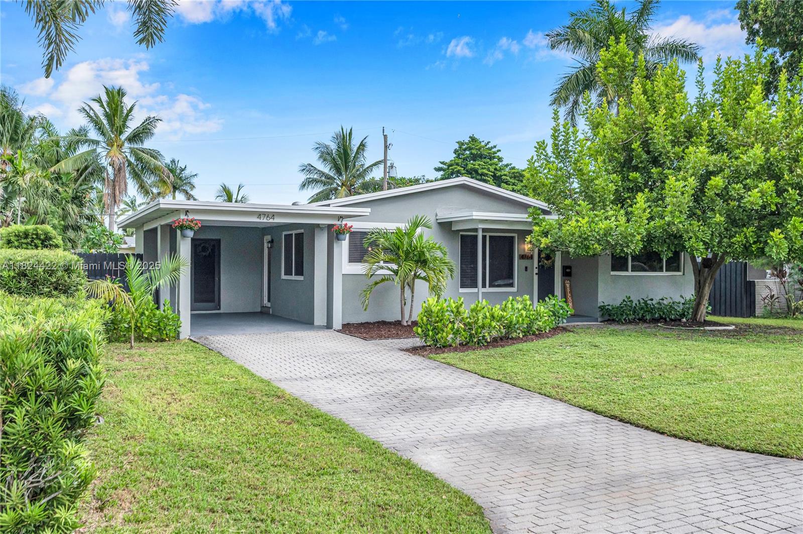 4764 Ne 15th Way, Oakland Park, Miami-Dade County, Florida - 3 Bedrooms  
2 Bathrooms - 