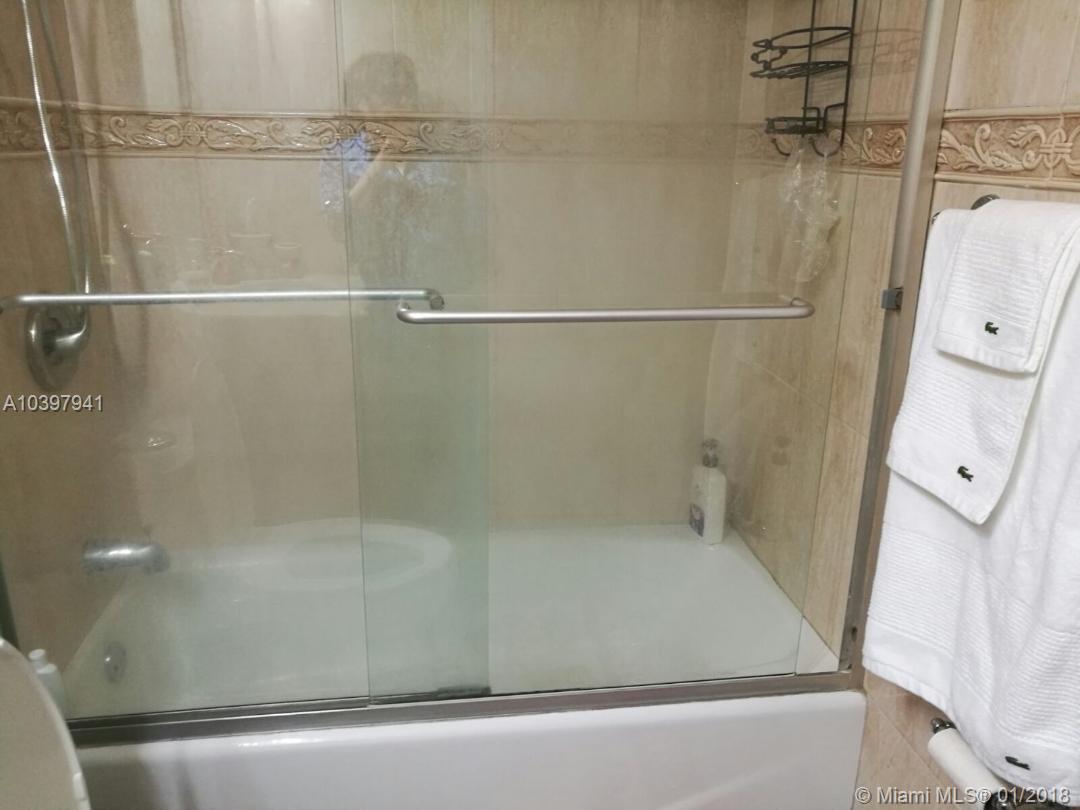 VILLAS OF MADEIRA SEC 4 - Residential Lease