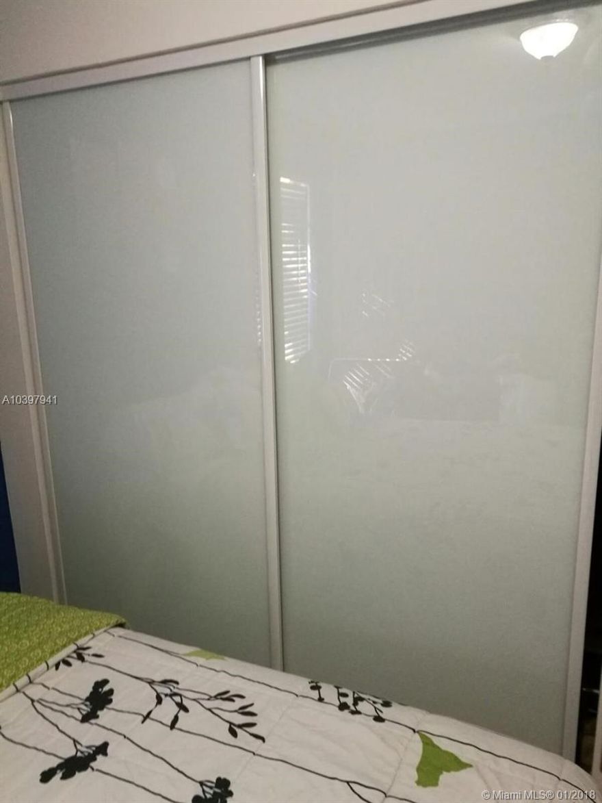 ATTENTION, THIS IS A FURNISHED ROOM FOR RENT, WELL LOCATED, ONLY ONE PERSON, NO PETS, STABLE JOB, GOOD REFERENCES, SHOW BY APPOINTMENT ONLY, NON SMOKER. UTILITIES INCLUDED.