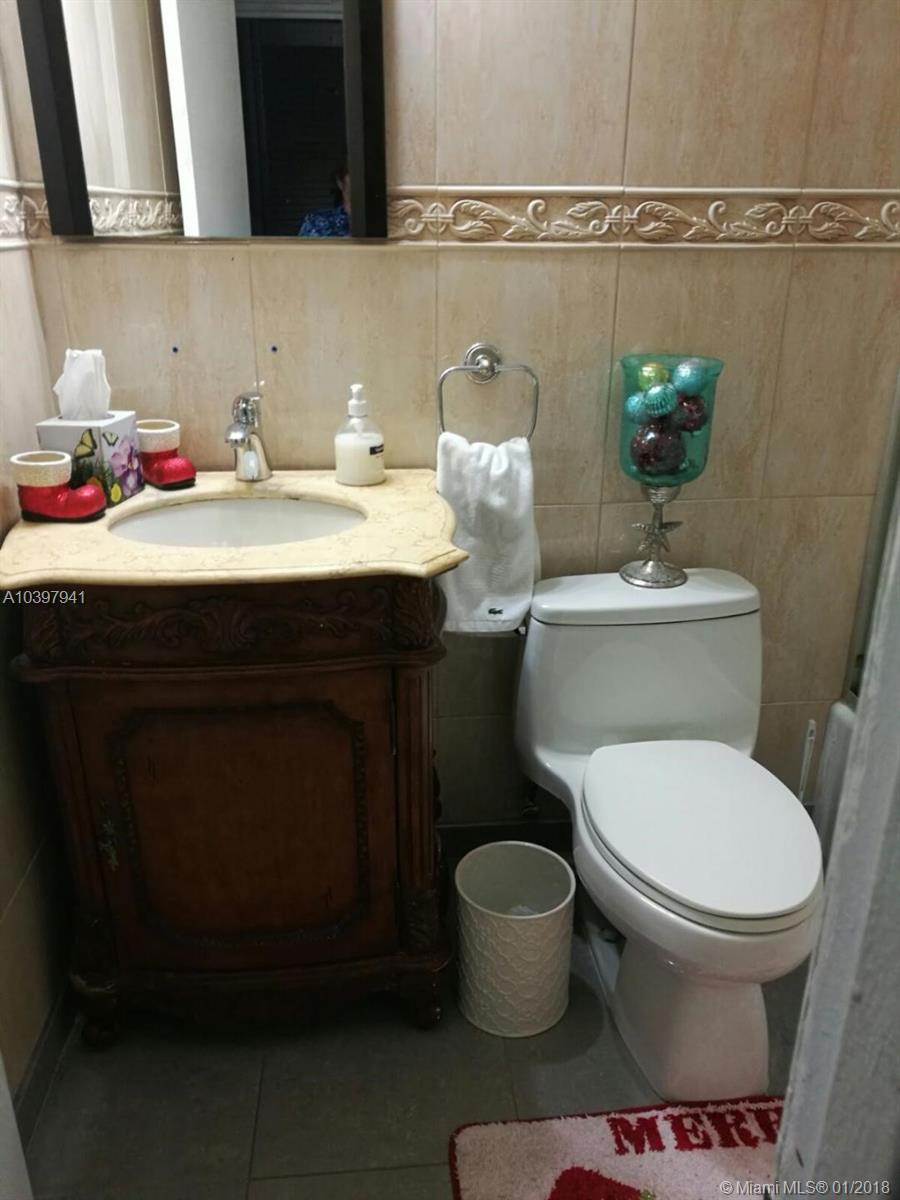 VILLAS OF MADEIRA SEC 4 - Residential Lease