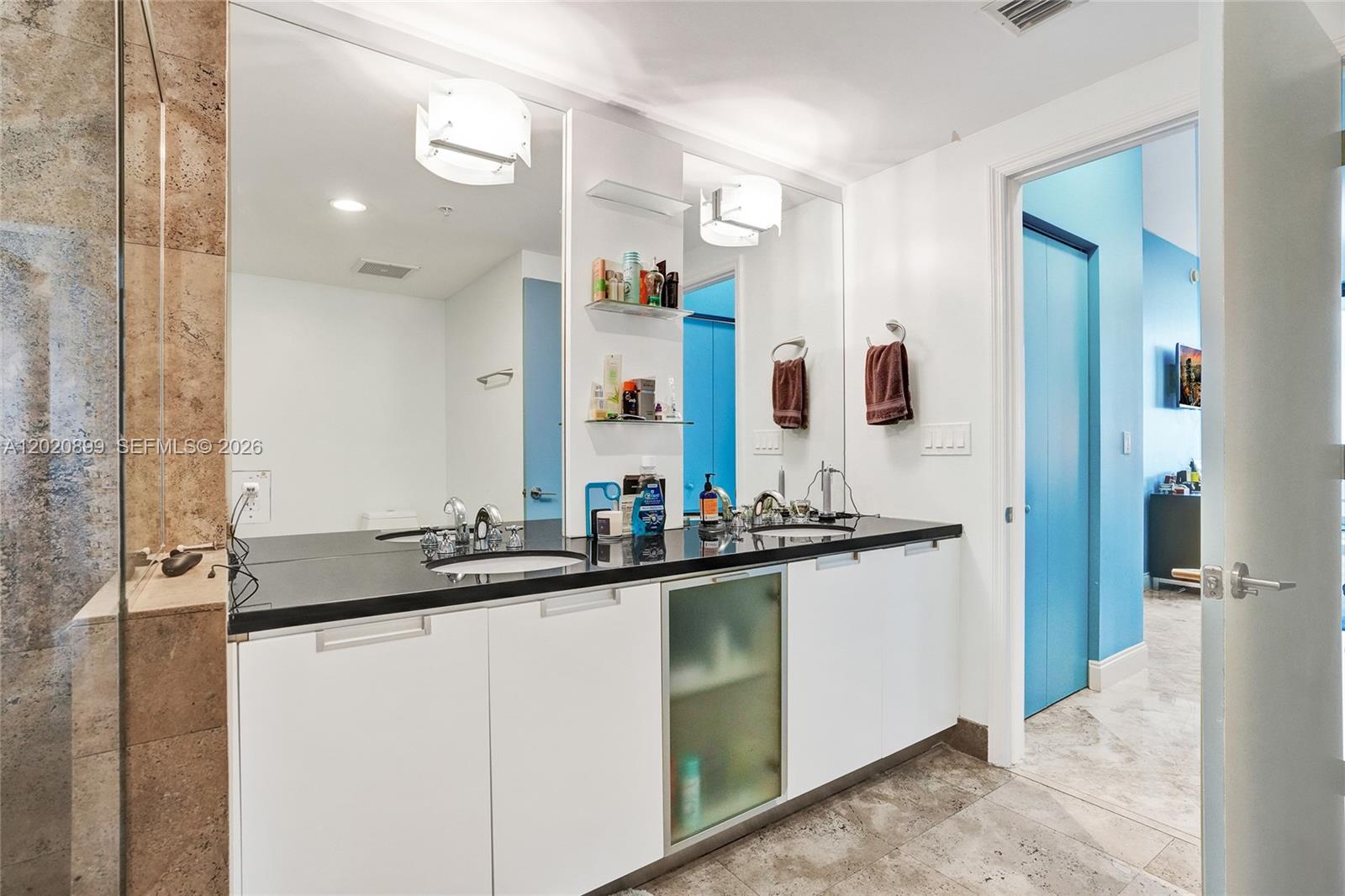 THE LEXI CONDO - Residential