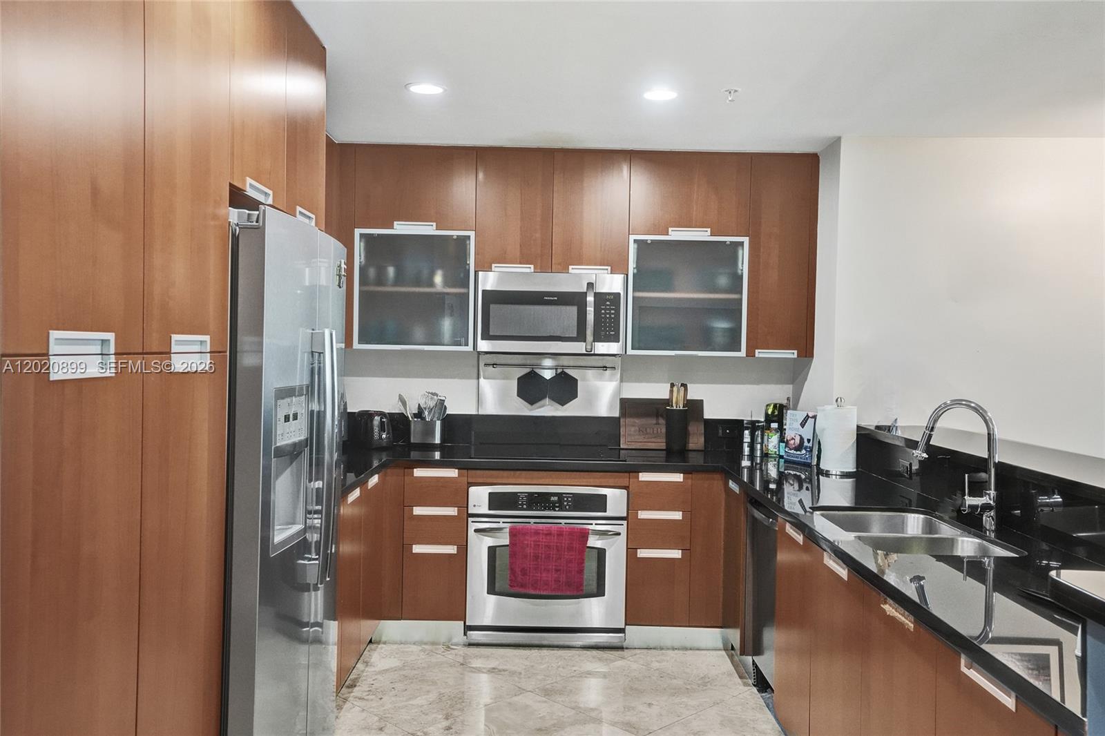 THE LEXI CONDO - Residential