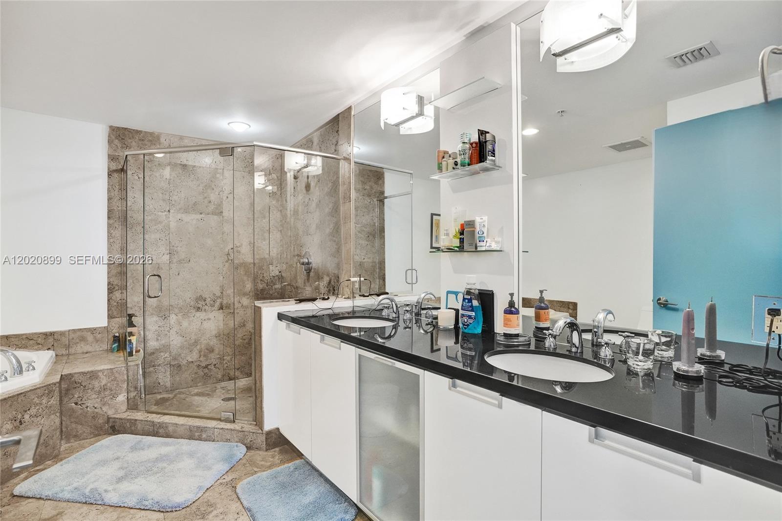 THE LEXI CONDO - Residential