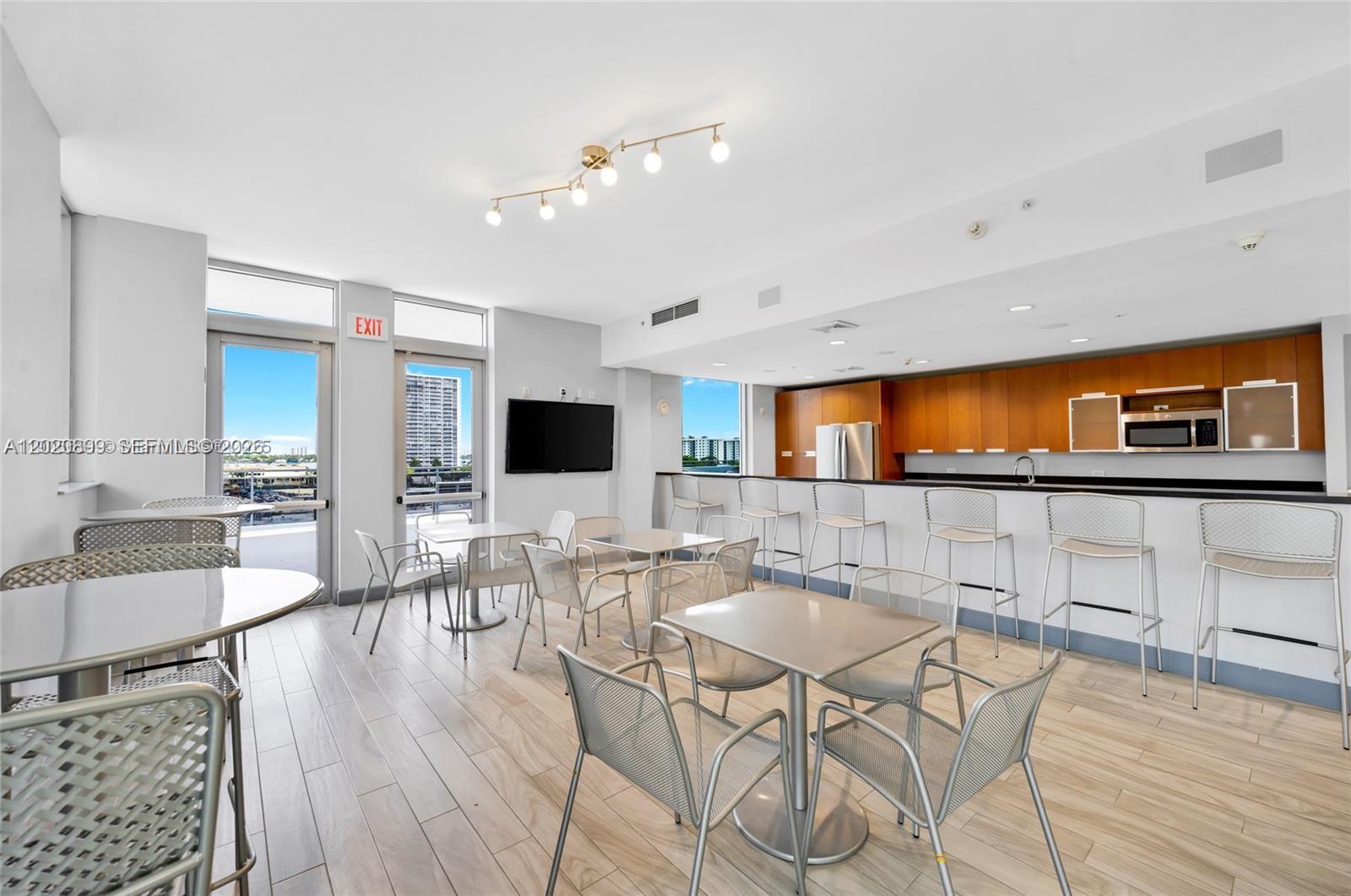 THE LEXI CONDO - Residential