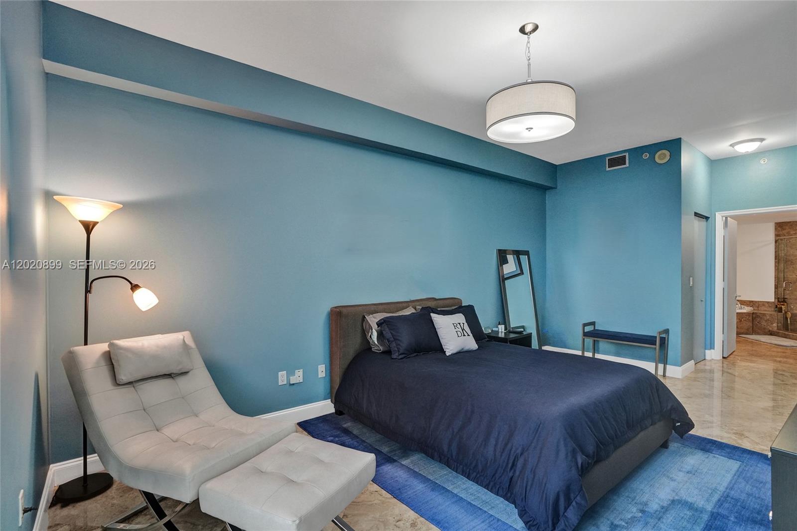 THE LEXI CONDO - Residential