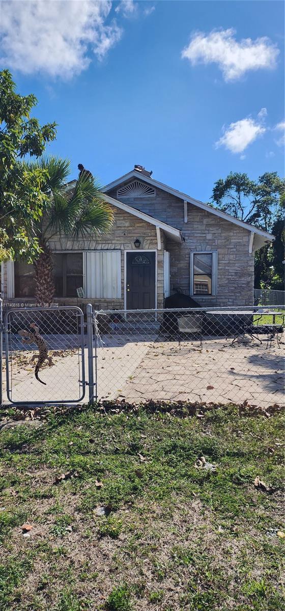 Rental Property at 212 Nw 11th St 1, Pompano Beach, Broward County, Florida - Bedrooms: 2 
Bathrooms: 1  - $2,200 MO.