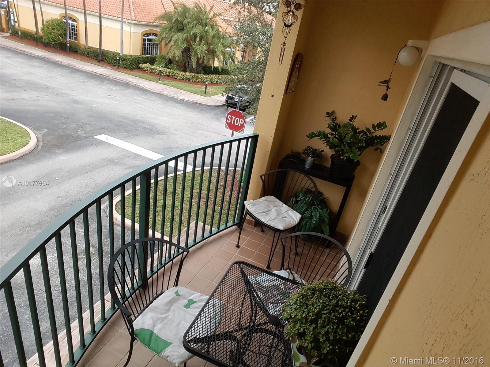 LOCATION !!!! LOCATION!!!! 2ND FLOOR UNIT 3 BEDS 2 BATHS AT PALM GARDENS AT DORAL, GYM, POOL, GATED COMMUNITY, CLOSE TO TURNPIKE, PUBLIX, CVS AND RESTAURANTS,