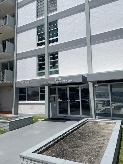 Excellent Location Close to all including, Miami Airport, Coral Gables, minutes to The Groves, Miami Beach and much more. 2 spacious Bedrooms, 2 full bathrooms and a Beautiful Balcony overlooking Downtown Miami. A very well maintained Building. Community Pool with a Club House. Beautiful Renovated Lobby and a few years old Elevator. Laundry Facility on the 2nd, 4th and 6th Floor next to the Elevator.