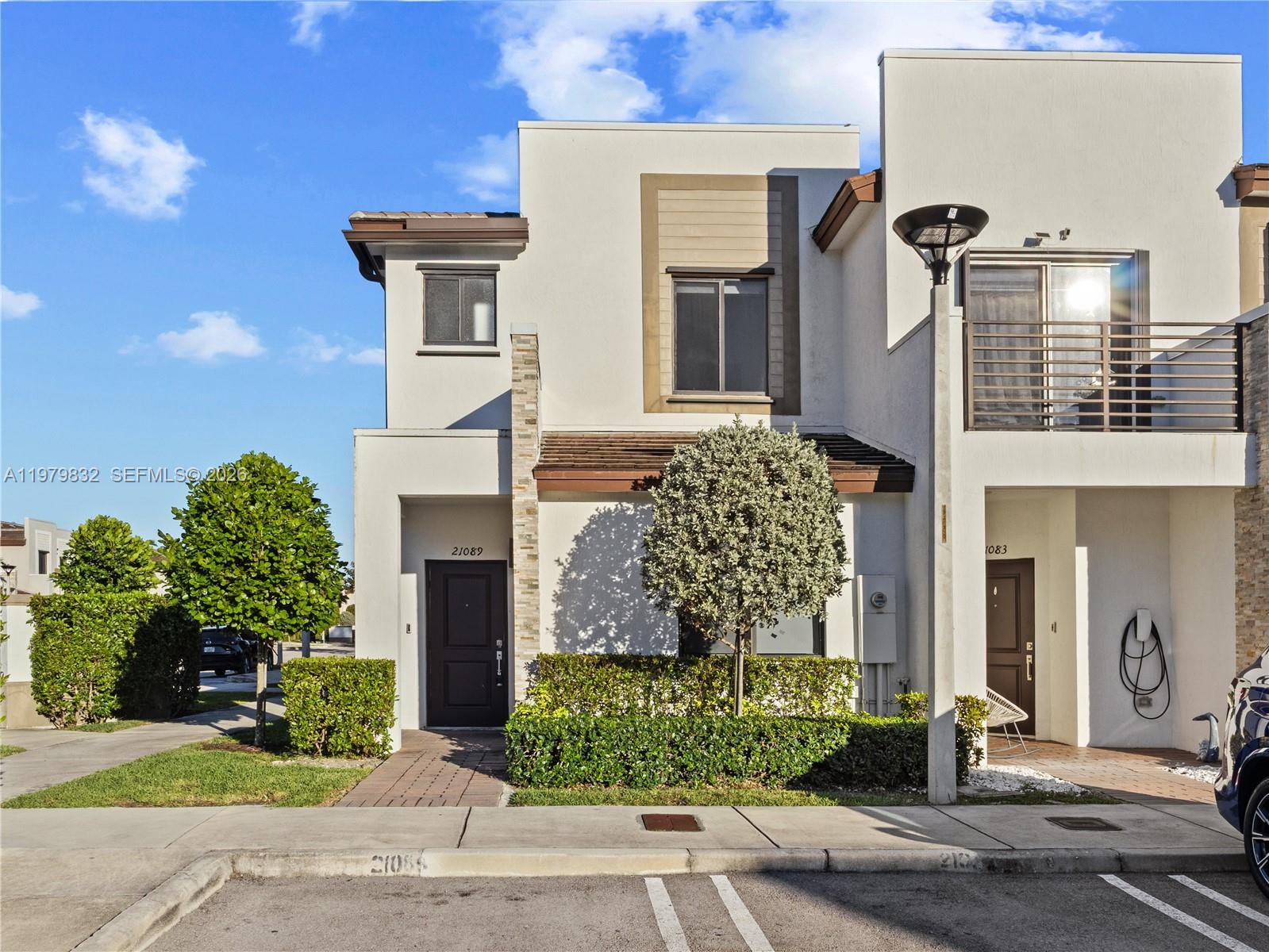 VIA VENTURA NEIGHBORHOOD - Residential