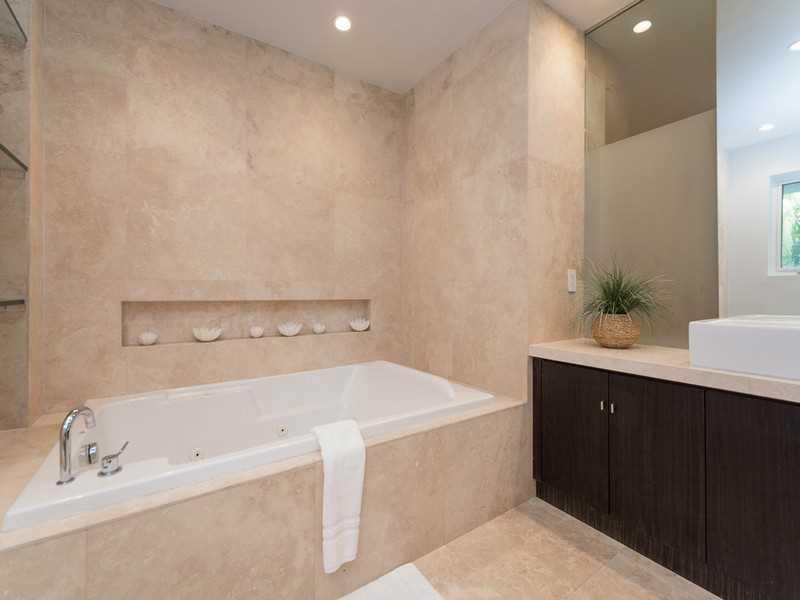 SUNSET ISLANDS ISLAND 3 - Residential