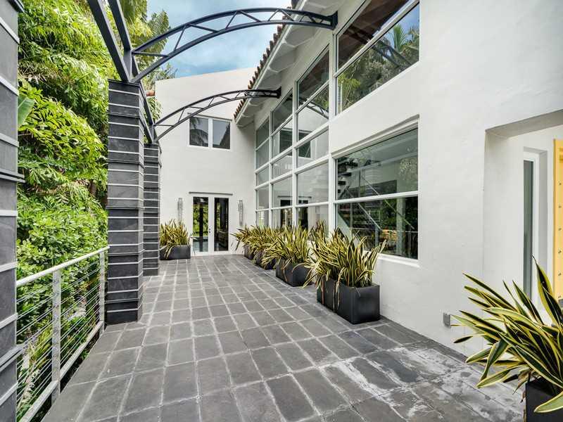 SUNSET ISLANDS ISLAND 3 - Residential