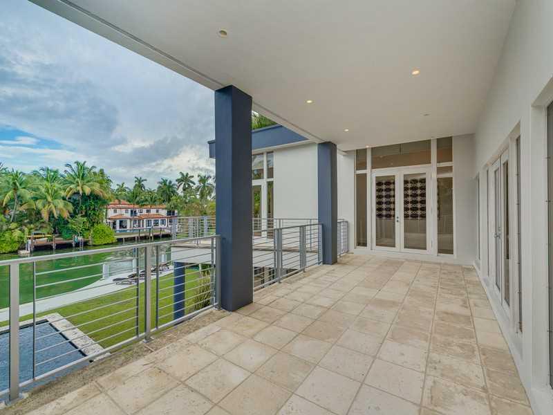 SUNSET ISLANDS ISLAND 3 - Residential