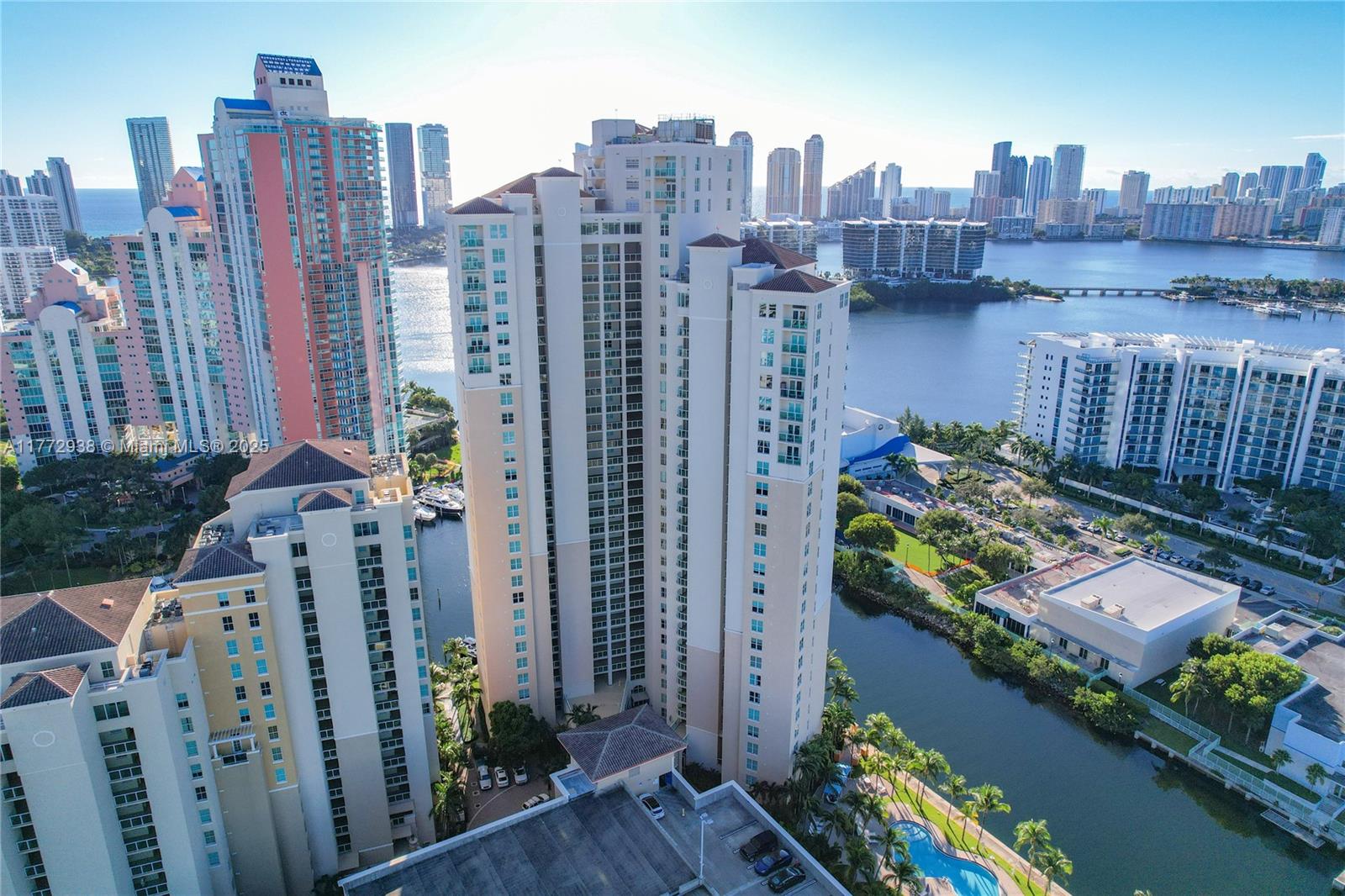 Property for Sale at 3330 Ne 190th St Th18, Aventura, Miami-Dade County, Florida - Bedrooms: 3 
Bathrooms: 3  - $877,000