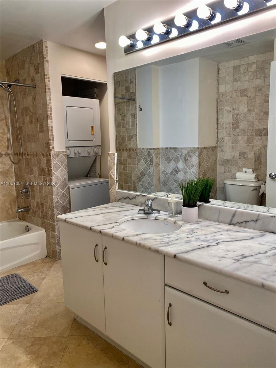 THE CLUB AT BRICKELL BAY - Residential