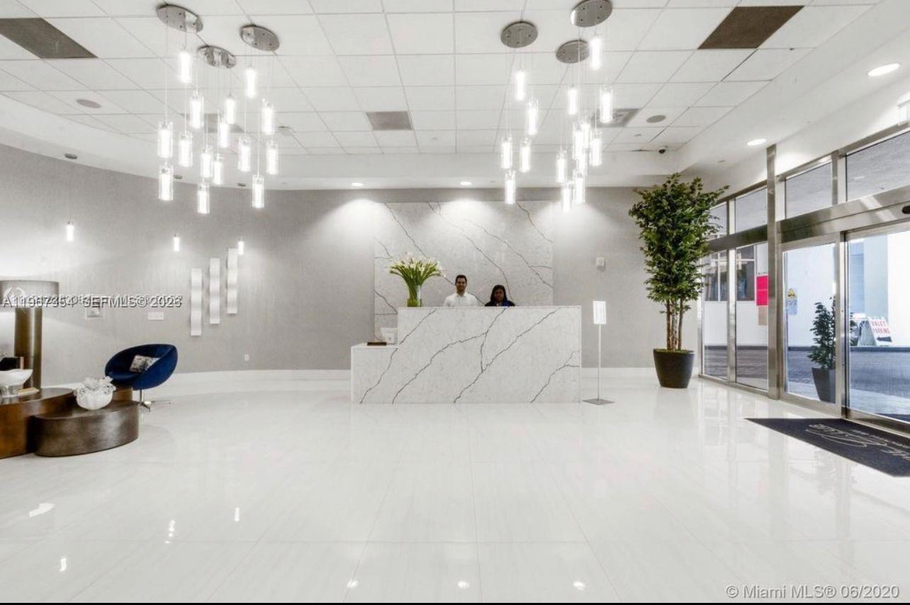 THE CLUB AT BRICKELL BAY - Residential