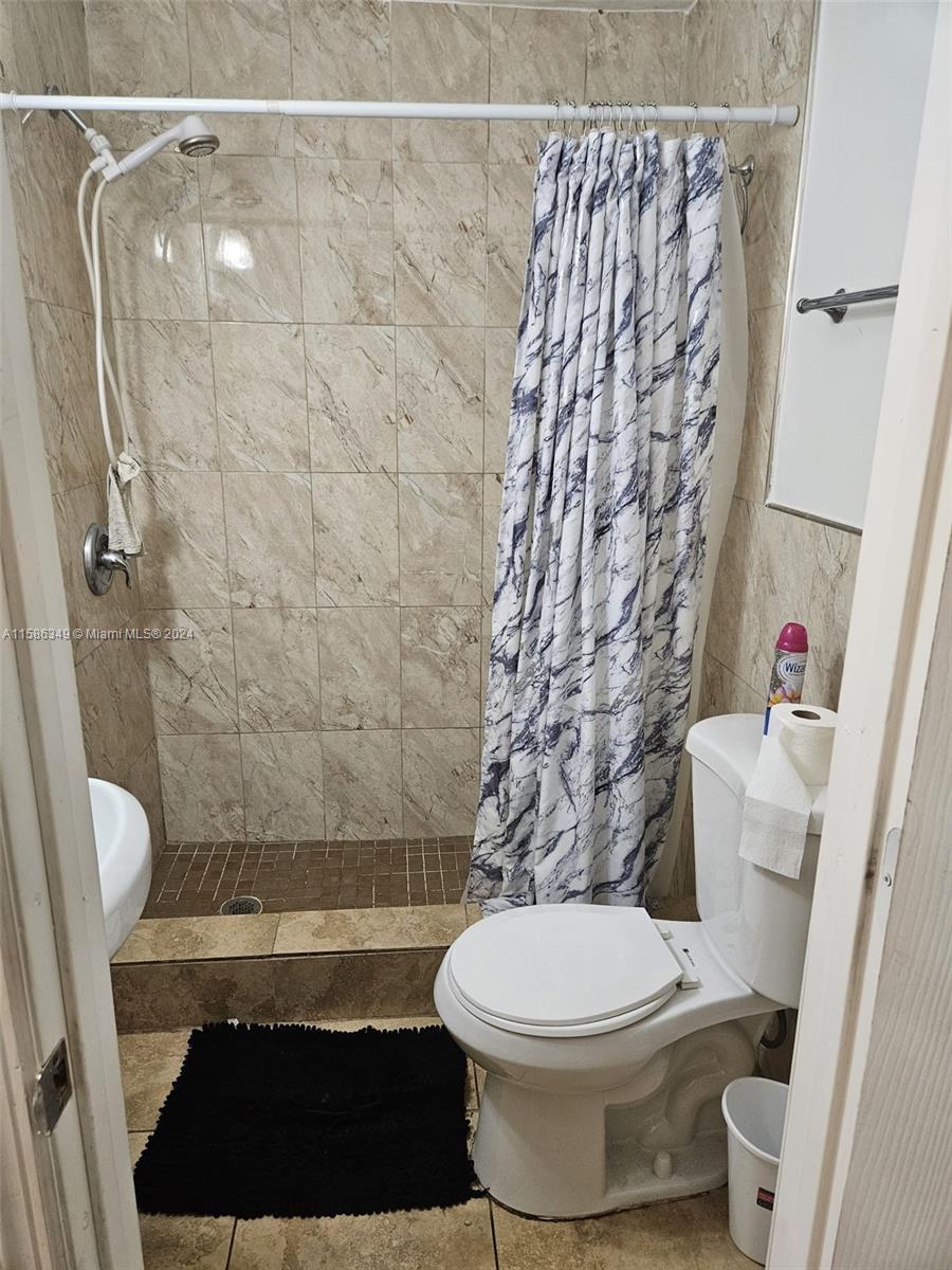LAKE FOREST SEC 4 - Residential Lease