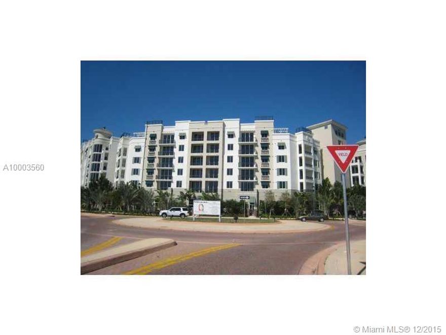 Beautiful 1 Bedroom 1 Bath Veranda at plantation Concierge Service Clubroom, Resort style pool Fitness room,Assigned covered parking ,Walking distance to shopping centers. laminate flooring  Dining room,Living room ,Bedroom, Kitchen W/ Stainless appliances ,granite counters & lots of cabinet space ,Parking garage, Located on a 2 acre lake Gorgeous views of courtyard and swimming pool Surrounded by lush tropical palm trees,Located adjacent to shopping plaza and restaurants. Credit score must be 650