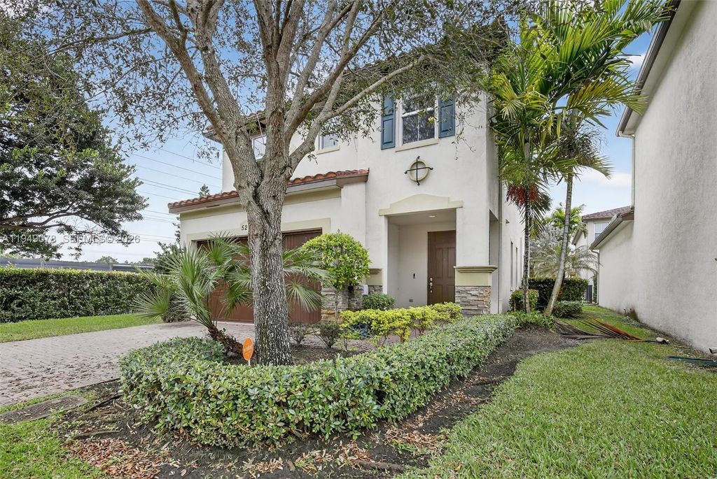 Photo of 5208 Falcon Trl, Davie, FL 33314 (MLS # A11949078)