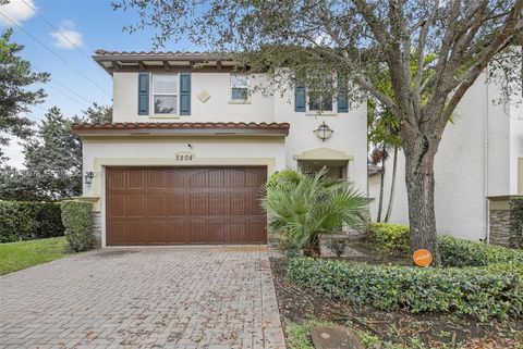 5208 Falcon Trl Davie FL 33314