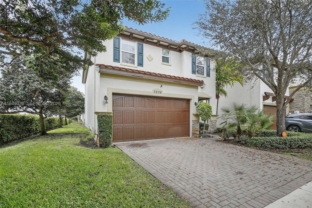 Photo of 5208 Falcon Trl, Davie, FL 33314 (MLS # A11949078)