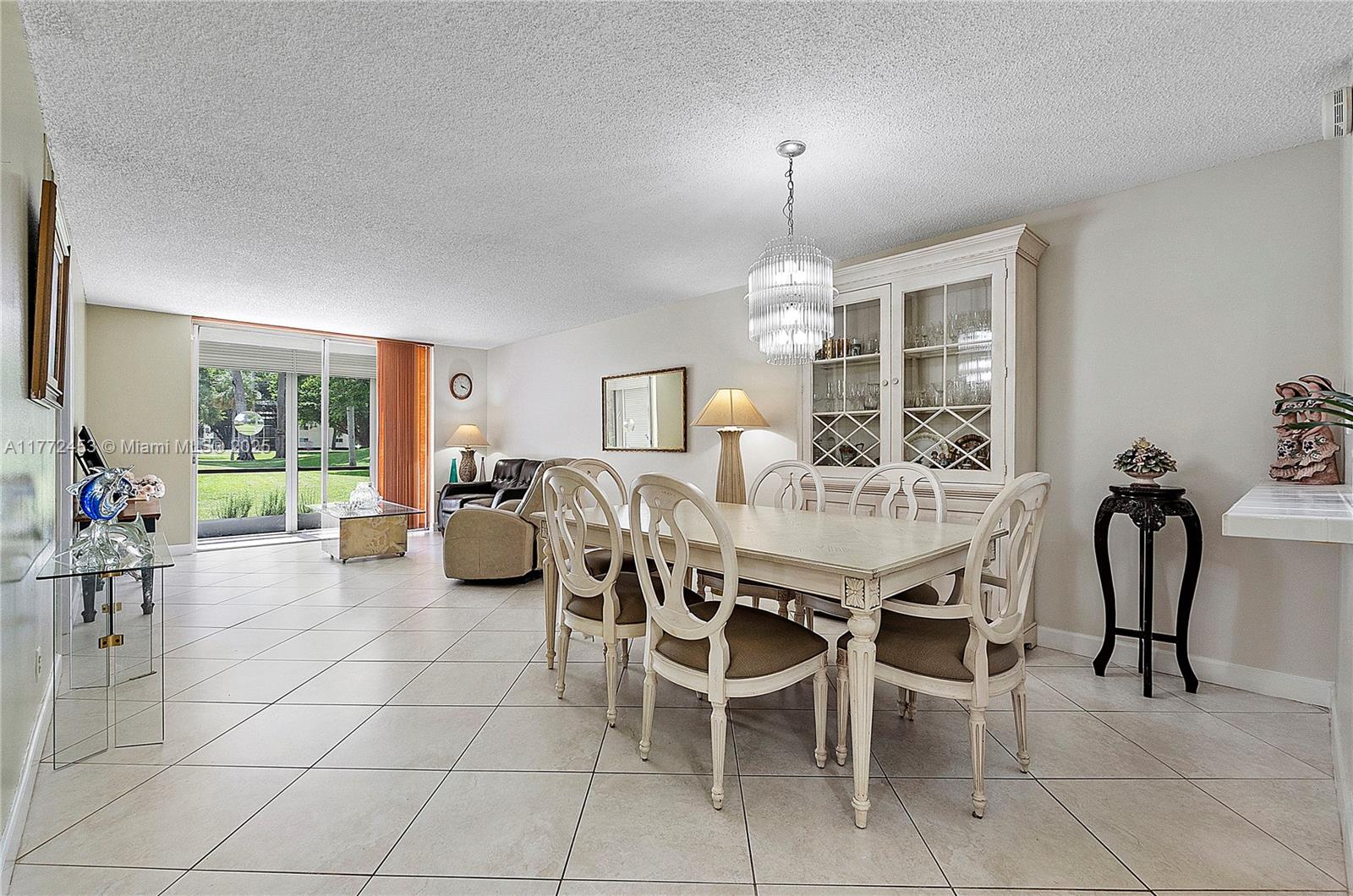 Property for Sale at 811 S Hollybrook Dr 108, Pembroke Pines, Miami-Dade County, Florida - Bedrooms: 2 
Bathrooms: 2  - $170,000