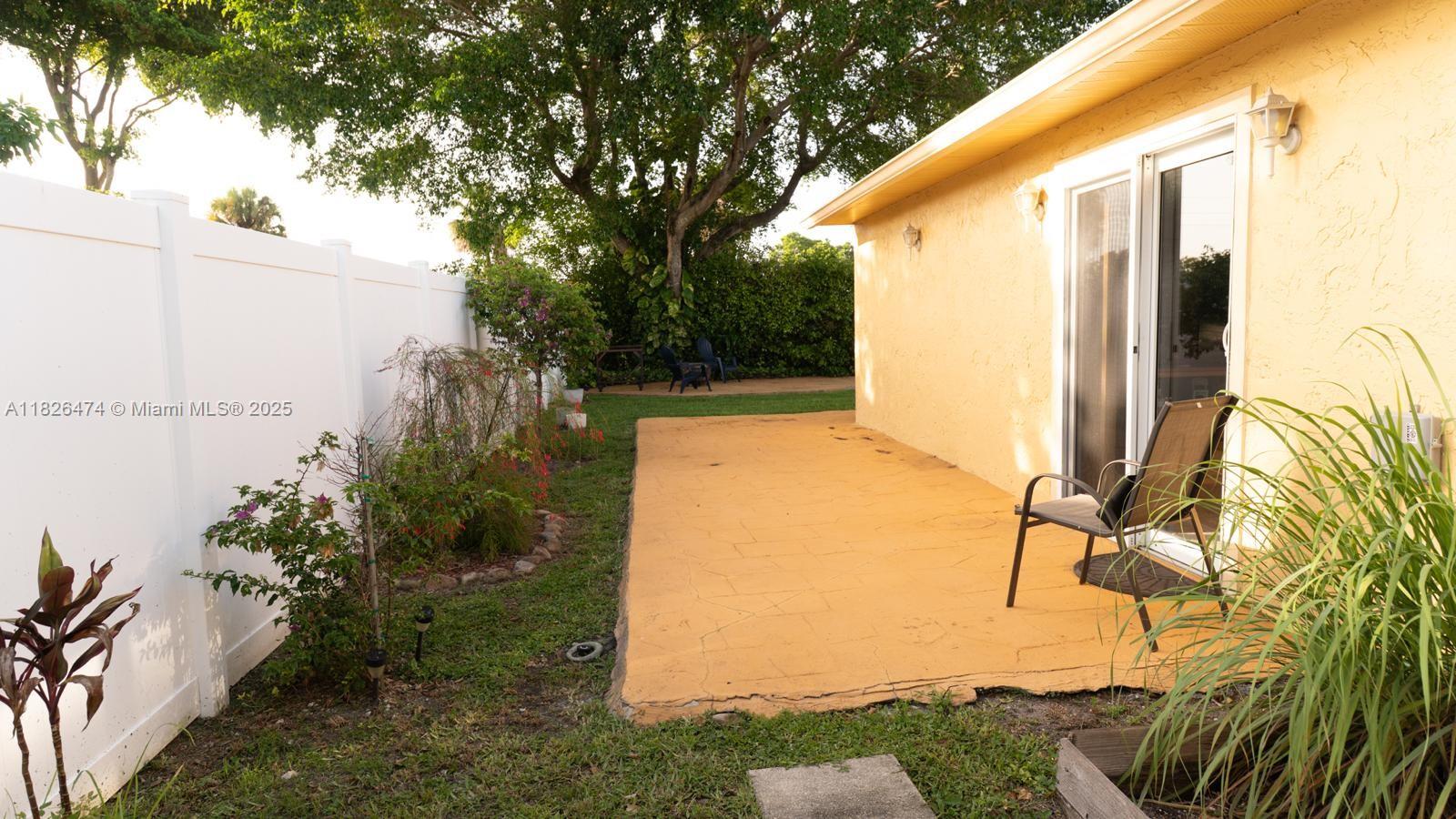 COUNTRY PARK AT BOCA RATO - Residential