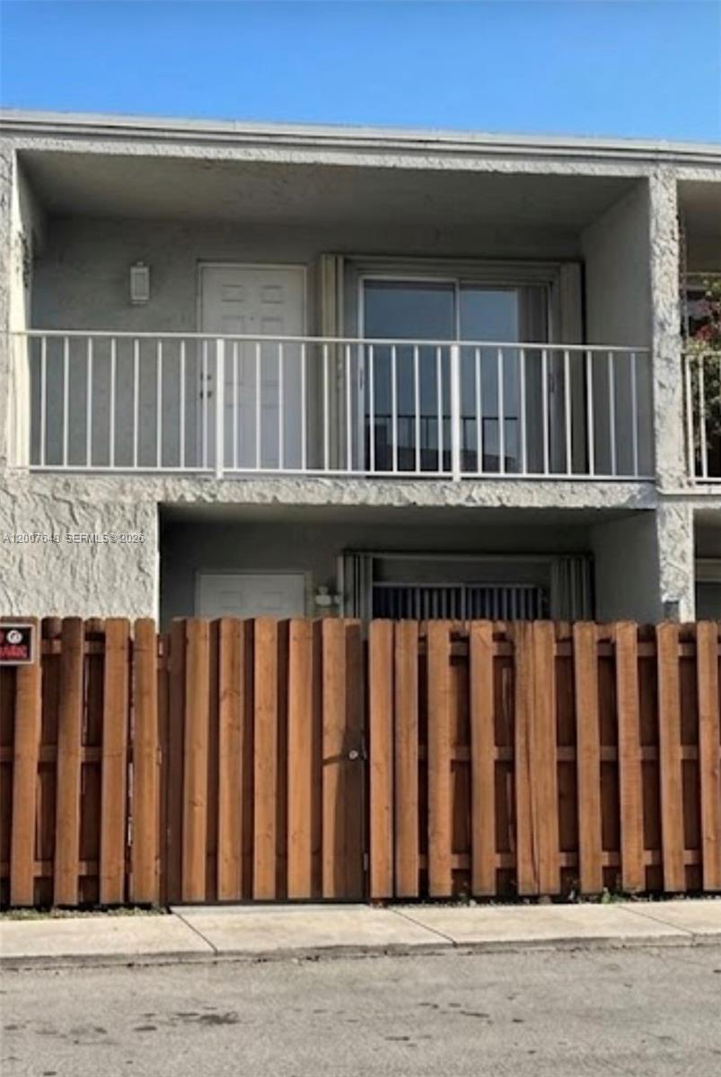 TENNIS VIEW CONDO PH I - Residential