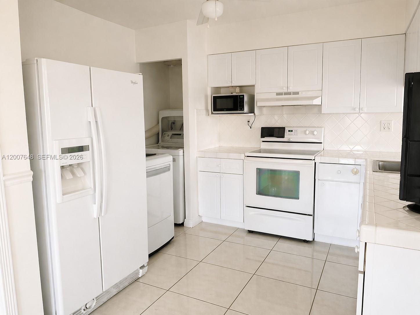 TENNIS VIEW CONDO PH I - Residential