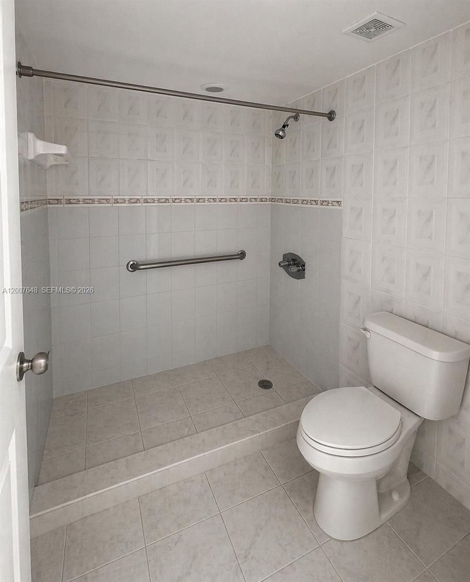 TENNIS VIEW CONDO PH I - Residential